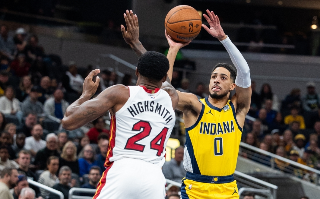 热火主场战胜步行者，巴姆-阿德巴约稳固内线的简单介绍