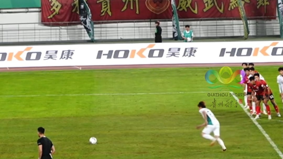 球队策略变换巧妙，逆风翻盘获胜关键